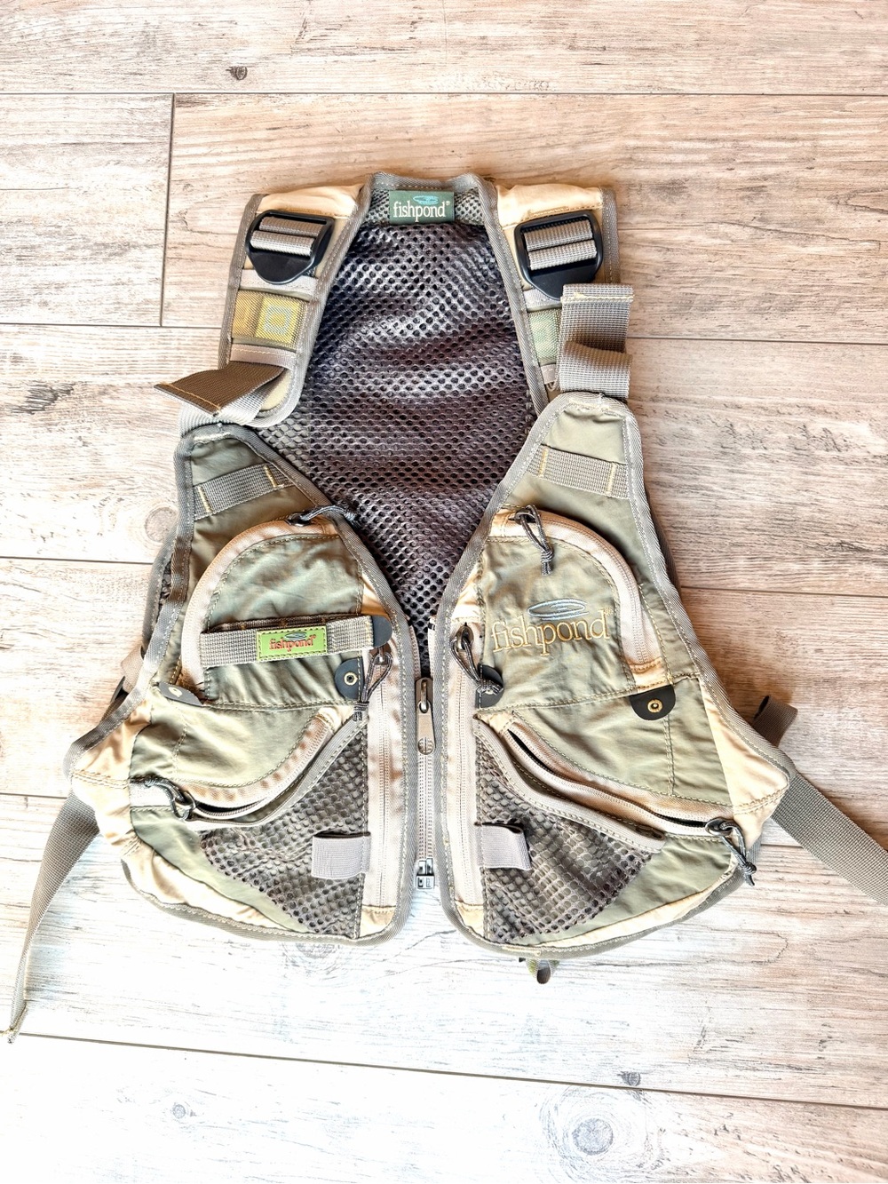 Fishpond Flint Hills Fly Fishing Vest Gravel Clay Mesh Pack Adjustable One Size